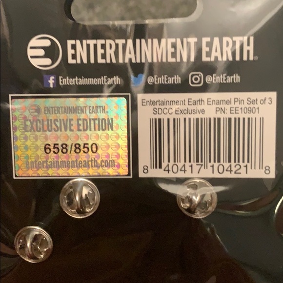 COMIC CON 2019 EXCLUSIVE PINS - Picture 3 of 3